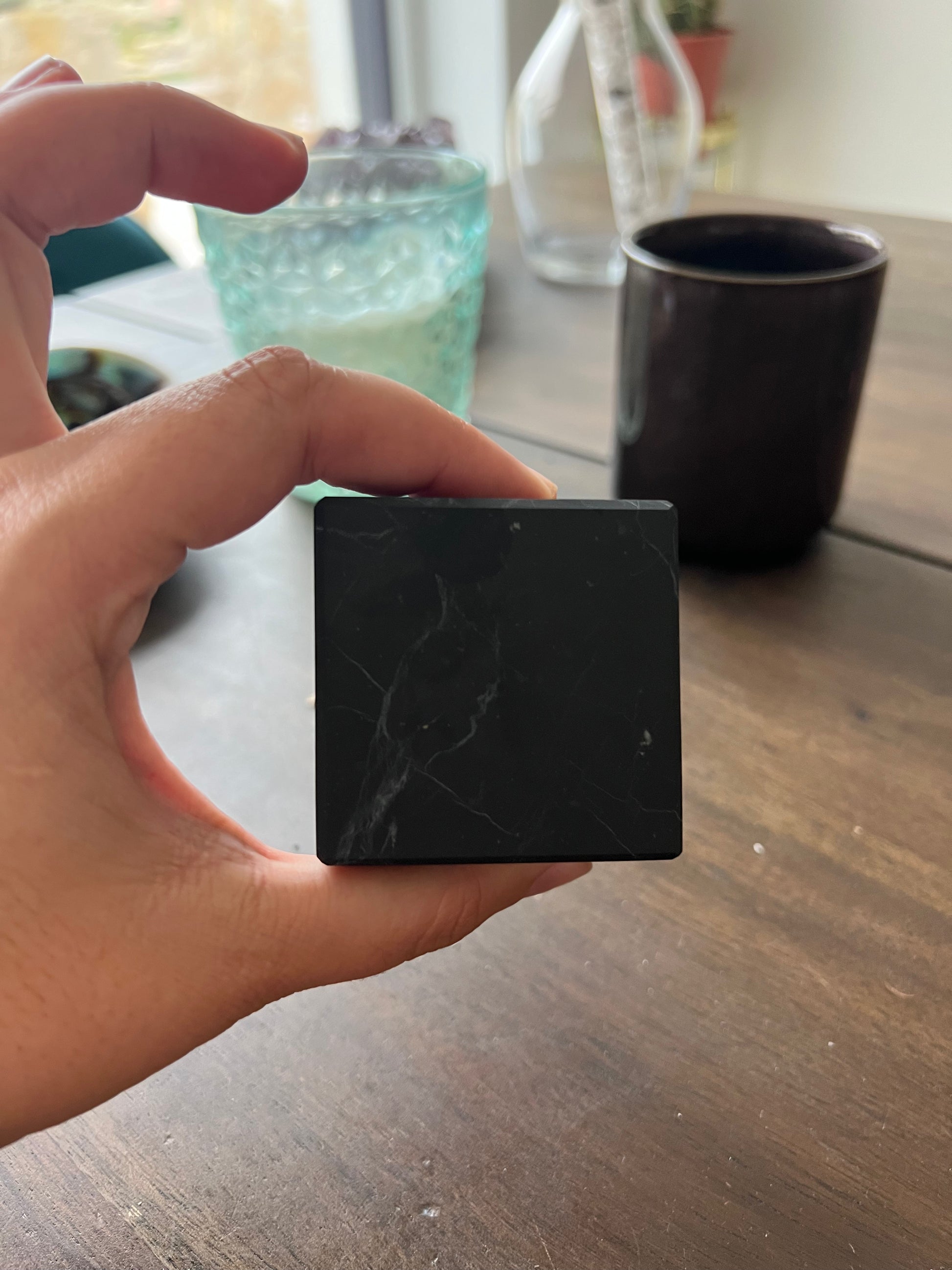 Schungit Würfel – Schutzstein zur Harmonisierung von Raumenergie & Strahlung 🖤 - KLIOlogieSchungit Würfel