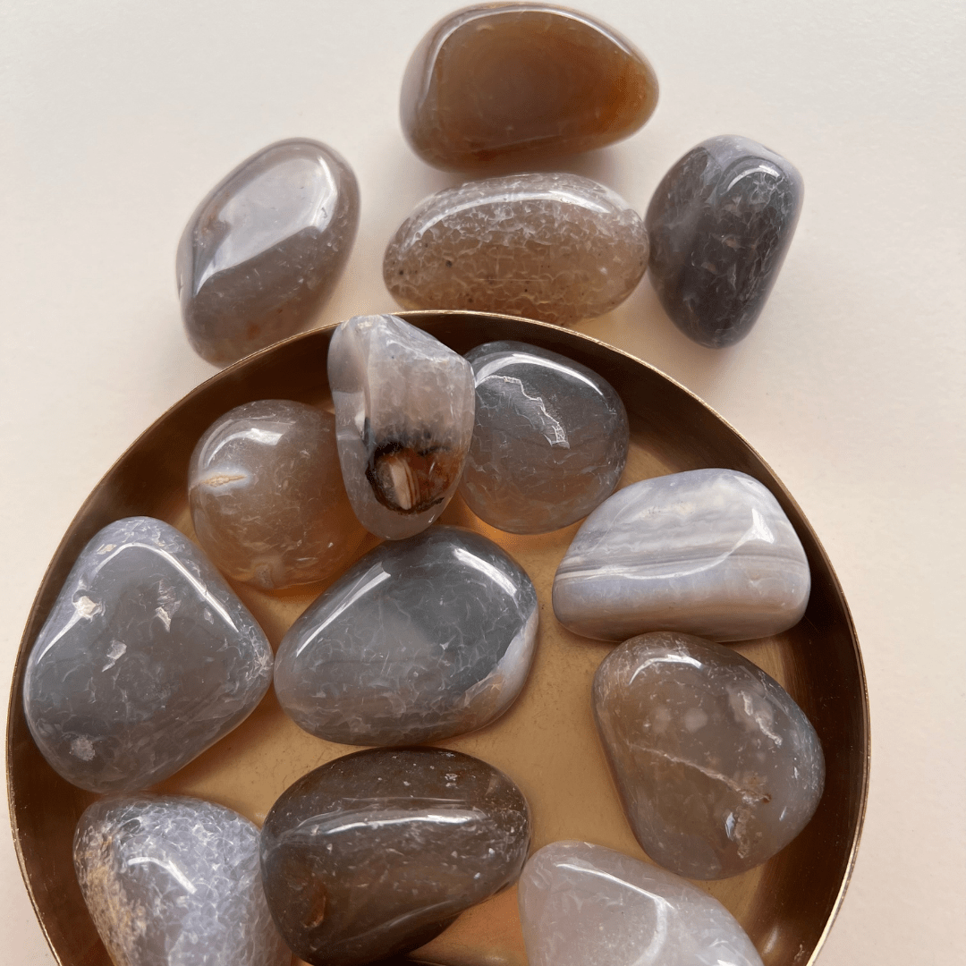 Grauer Achat Trommelstein - KLIOlogie