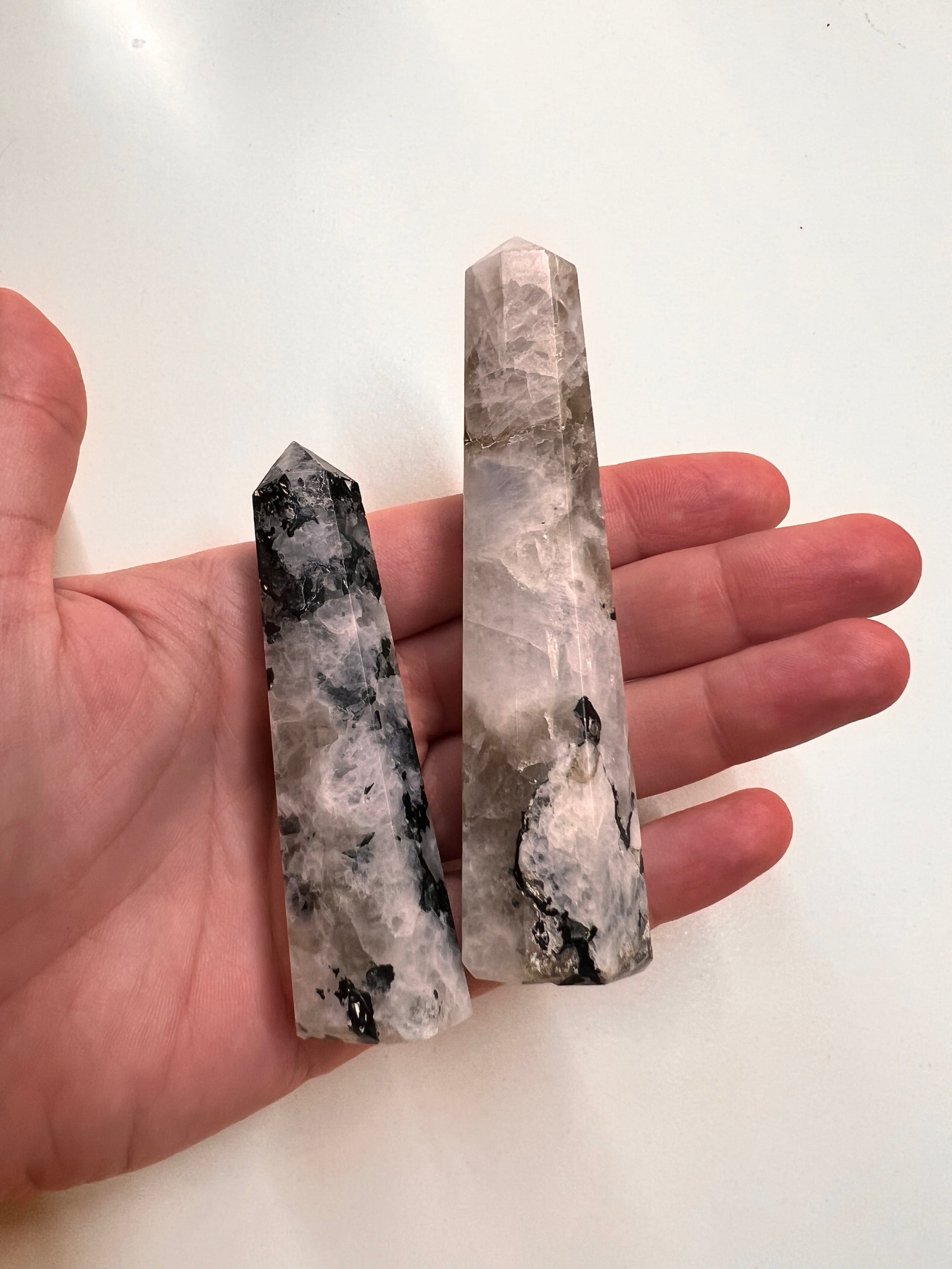 Regenbogen Mondstein Spitze - KLIOlogie