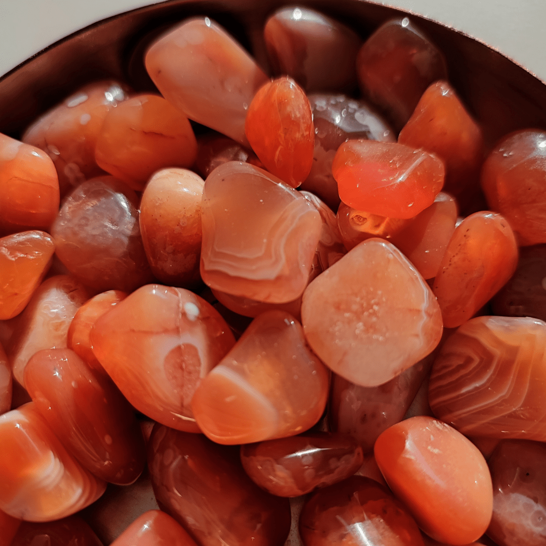 Gestreifter Karneol Trommelstein - KLIOlogie