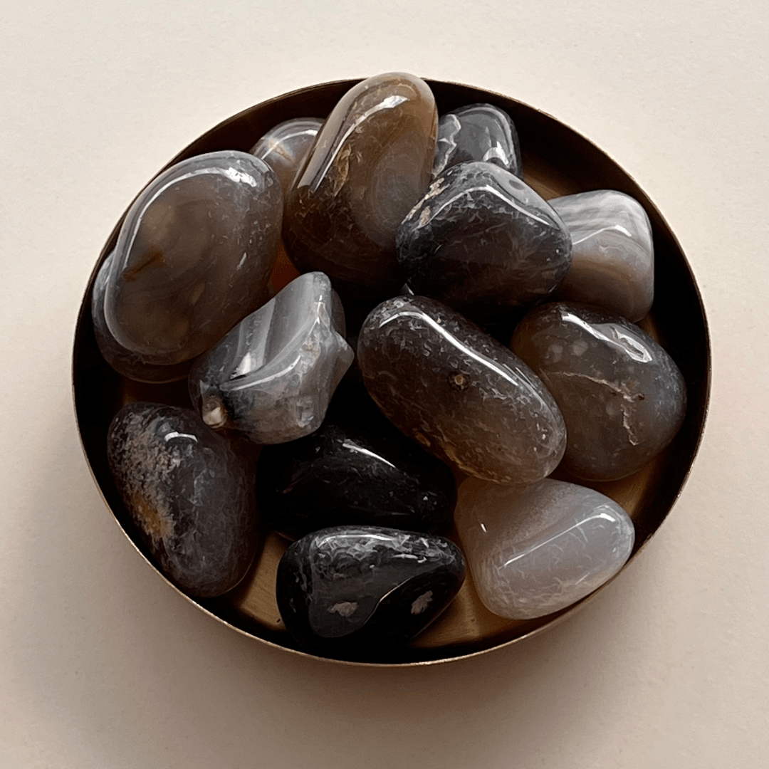 Grauer Achat Trommelstein - KLIOlogie