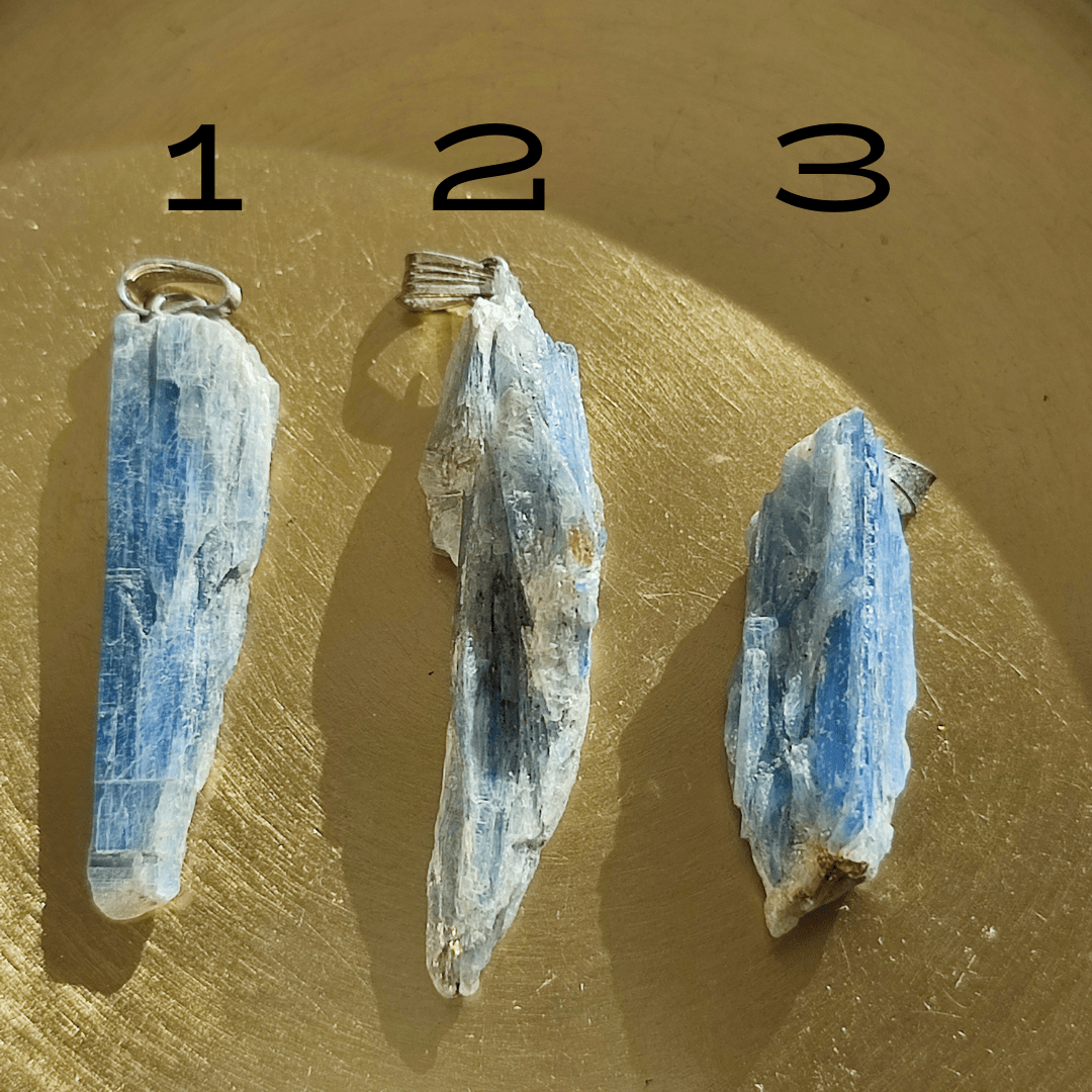 Kyanit Anhänger - KLIOlogie