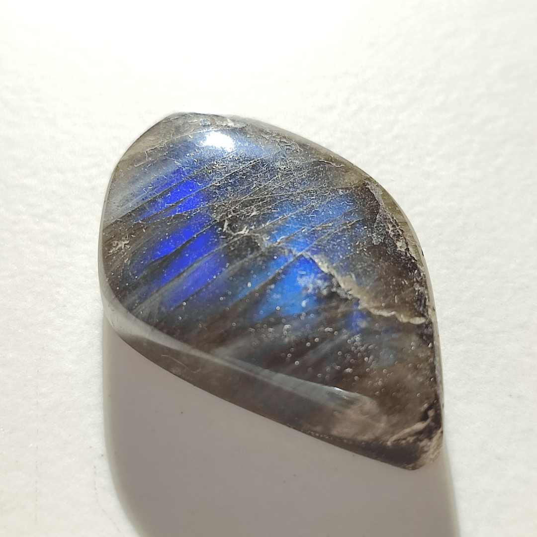 Labradorit geschliffen - KLIOlogie