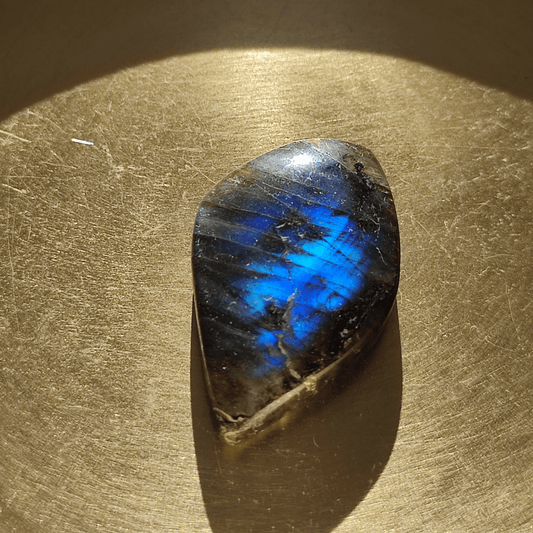 Labradorit geschliffen - KLIOlogie