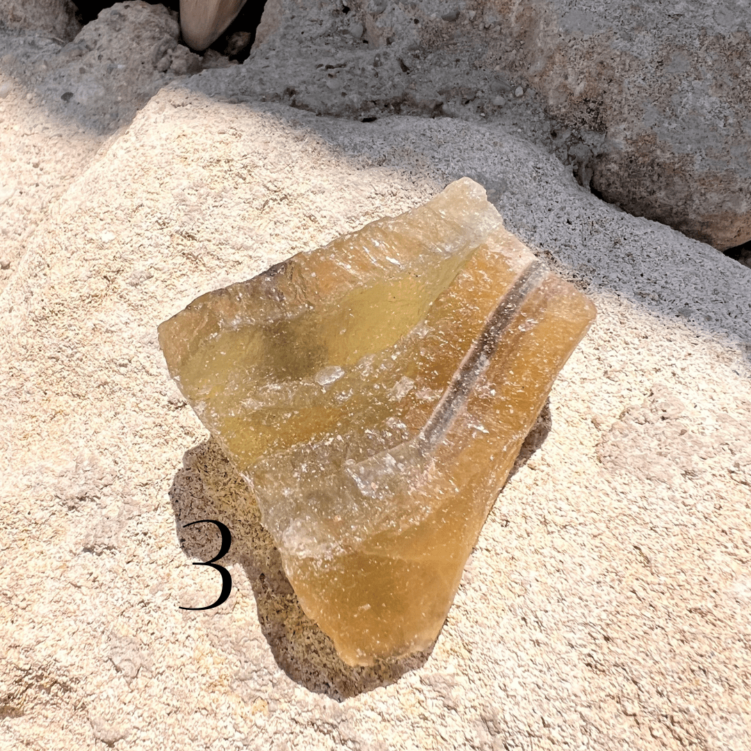 Regenbogen Fluorit Rohstein - KLIOlogie